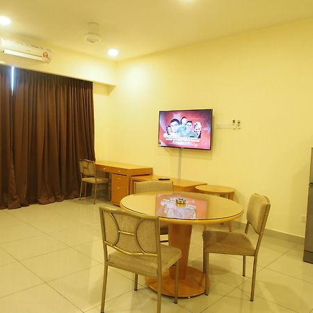 Premier Times International Hotel Сери-Кембанган Экстерьер фото